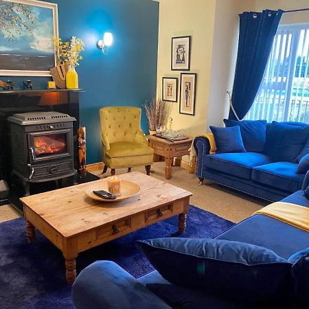 3 Bedroom House Located In Centre Of Carndonagh Extérieur photo