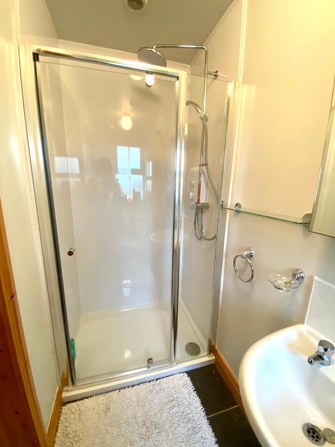 3 Bedroom House Located In Centre Of Carndonagh Extérieur photo