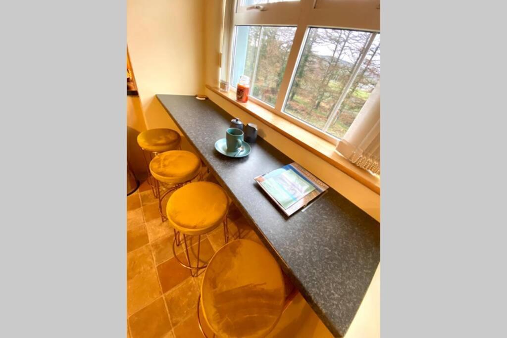 3 Bedroom House Located In Centre Of Carndonagh Extérieur photo